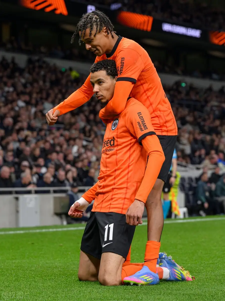 爱游戏体育入口 -包含欧联冲刺阶段再迎强敌；拜仁慕尼黑强势反弹；主帅态度——压力陡增；团队化学反应显著的词条