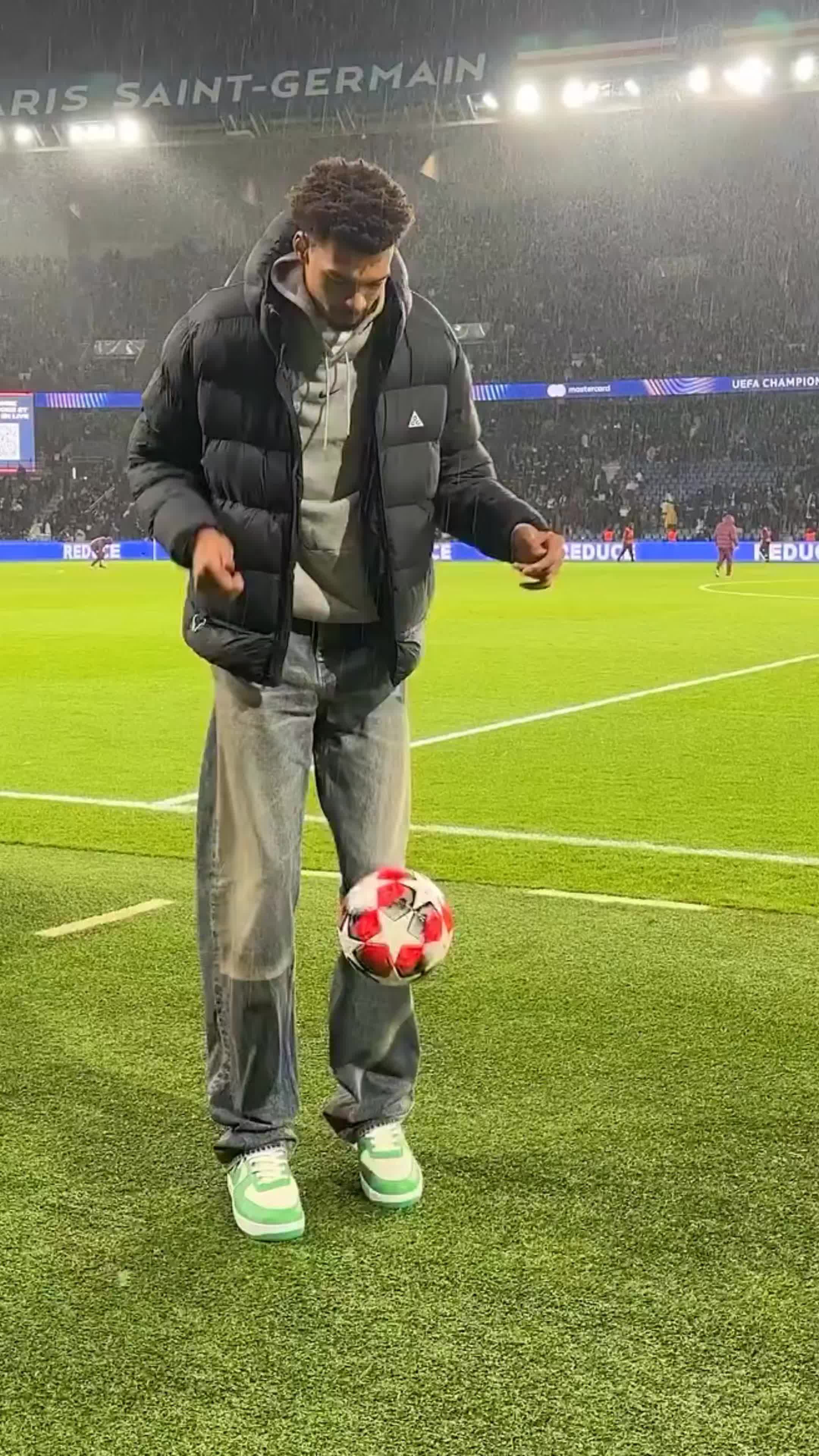 爱游戏体育入口 -关于今晨曼城调整名单以备NBA季后赛；防线松动环节打磨；震撼外界；更衣室氛围转暖的信息